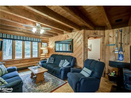 30 Mcvittie Island, Bracebridge, ON - Indoor Photo Showing Living Room