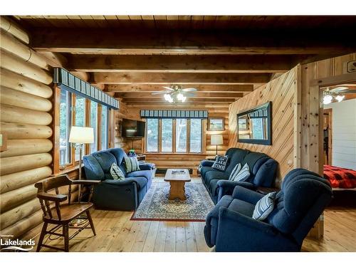 30 Mcvittie Island, Bracebridge, ON - Indoor Photo Showing Living Room