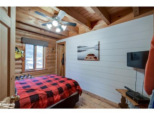 30 Mcvittie Island, Bracebridge, ON - Indoor Photo Showing Bedroom