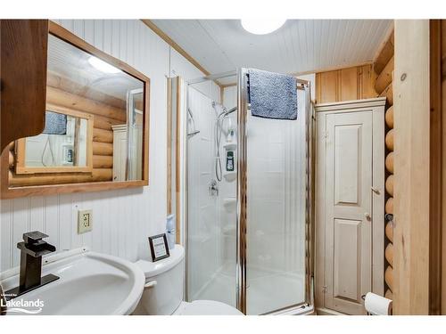 30 Mcvittie Island, Bracebridge, ON - Indoor Photo Showing Bathroom