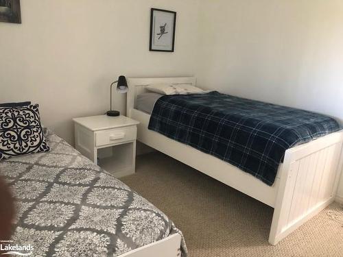 639 Johnston Park Avenue, Collingwood, ON - Indoor Photo Showing Bedroom