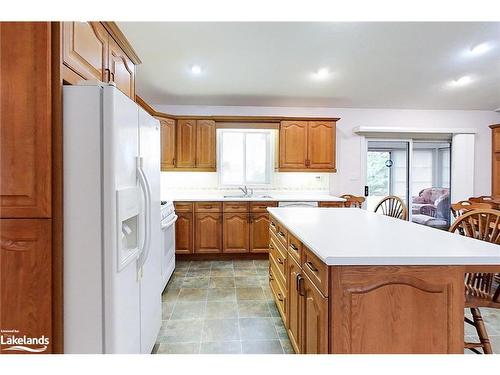 57 Fairway Avenue, Meaford, ON - Indoor Photo Showing Kitchen