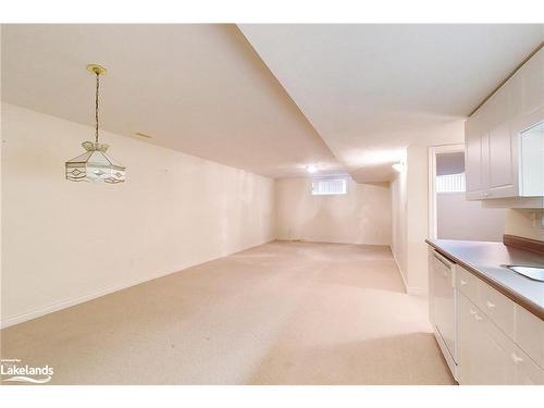 57 Fairway Avenue, Meaford, ON - Indoor Photo Showing Kitchen