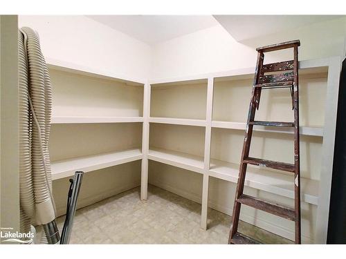 57 Fairway Avenue, Meaford, ON - Indoor With Storage