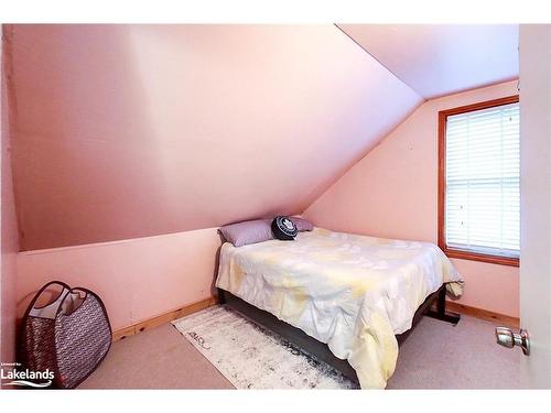 56 Sykes Street S, Meaford, ON - Indoor Photo Showing Bedroom