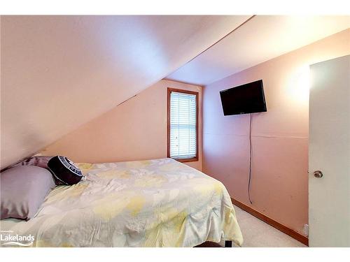 56 Sykes Street S, Meaford, ON - Indoor Photo Showing Bedroom