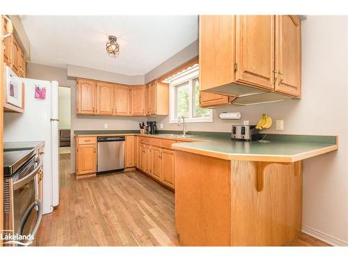 337 Ontario Street, Burk'S Falls, ON - Indoor Photo Showing Kitchen