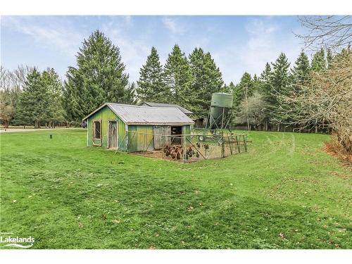 449 Mertz Corner Rd, Tiny, ON - Outdoor With Backyard