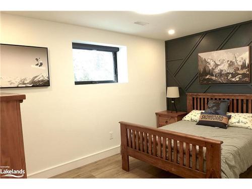 31 Slalom Gate Road, Collingwood, ON - Indoor Photo Showing Bedroom