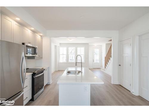 30 Danielle Crescent, Midland, ON - Indoor Photo Showing Kitchen With Stainless Steel Kitchen With Double Sink With Upgraded Kitchen