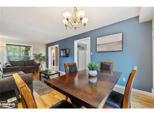 372 Livingstone Street W, Barrie, ON - Indoor Photo Showing Dining Room