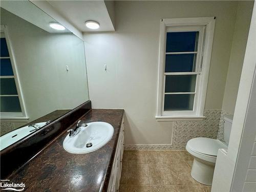 260 Isaac Street, Gravenhurst, ON - Indoor Photo Showing Bathroom