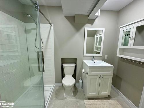 260 Isaac Street, Gravenhurst, ON - Indoor Photo Showing Bathroom