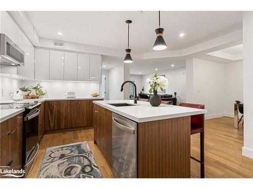 202-200 Anglo Street, Bracebridge, ON - Indoor Photo Showing Kitchen With Upgraded Kitchen