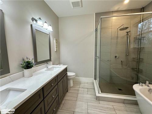 10 Woodstream Drive, Huntsville, ON - Indoor Photo Showing Bathroom