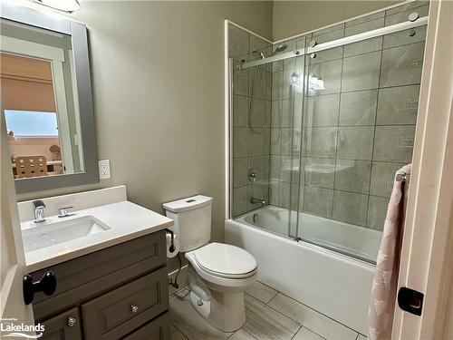 10 Woodstream Drive, Huntsville, ON - Indoor Photo Showing Bathroom