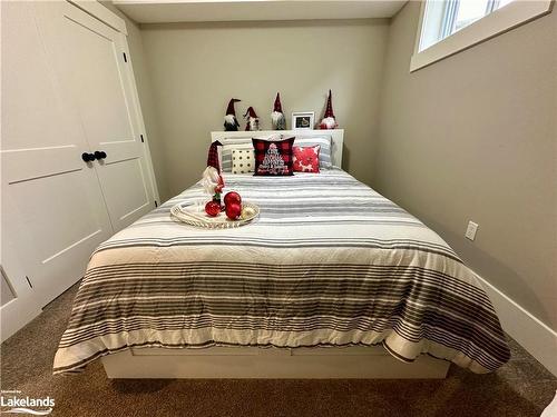 10 Woodstream Drive, Huntsville, ON - Indoor Photo Showing Bedroom