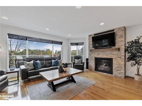 36 Nettleton Court, Collingwood, ON - Indoor Photo Showing Living Room With Fireplace