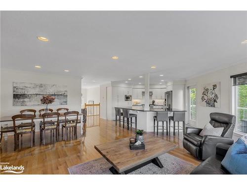 36 Nettleton Court, Collingwood, ON - Indoor Photo Showing Living Room