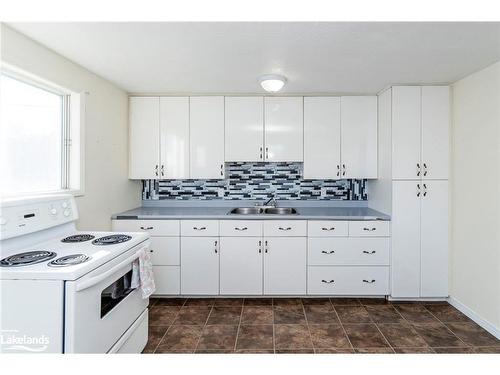 555 Champlain Road, Tiny, ON - Indoor Photo Showing Kitchen With Double Sink