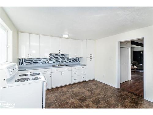 555 Champlain Road, Tiny, ON - Indoor Photo Showing Kitchen With Double Sink