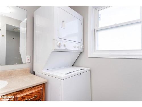 555 Champlain Road, Tiny, ON - Indoor Photo Showing Laundry Room