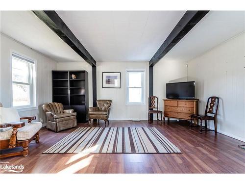 555 Champlain Road, Tiny, ON - Indoor Photo Showing Living Room