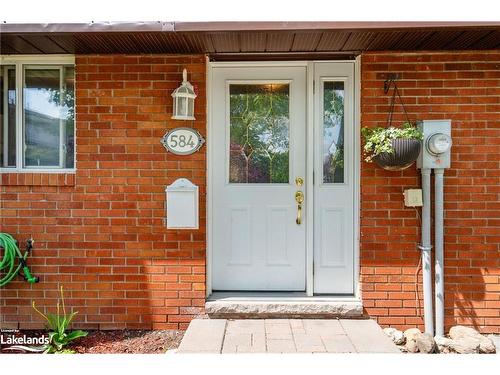 584 Tenth Street, Collingwood, ON - Outdoor With Exterior