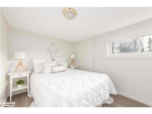 646 Muskoka 3 Road N, Huntsville, ON - Indoor Photo Showing Bedroom