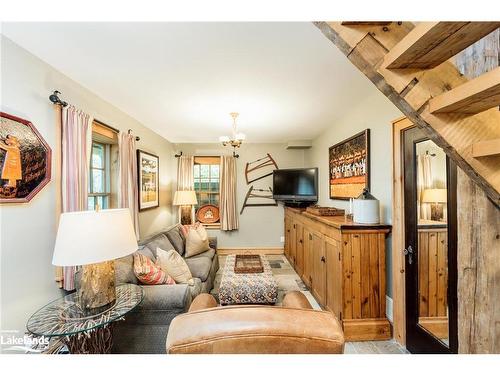 123 Happy Valley Road, The Blue Mountains, ON - Indoor Photo Showing Living Room