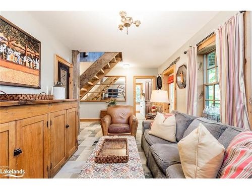 123 Happy Valley Road, The Blue Mountains, ON - Indoor Photo Showing Living Room