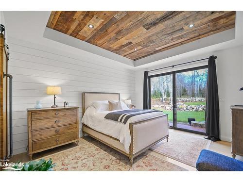 382357 Concession 17 Road, Georgian Bluffs, ON - Indoor Photo Showing Bedroom