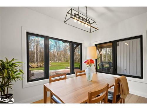 382357 Concession 17 Road, Georgian Bluffs, ON - Indoor Photo Showing Dining Room