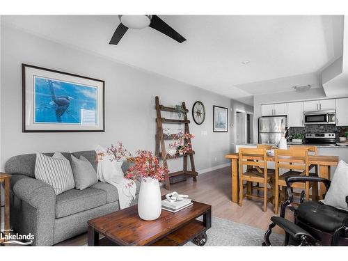 201-10 Brandy Lane Drive, Collingwood, ON - Indoor Photo Showing Living Room