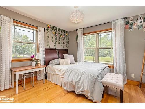 47 Blackburn Avenue, Nottawa, ON - Indoor Photo Showing Bedroom