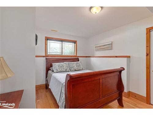 47 Blackburn Avenue, Nottawa, ON - Indoor Photo Showing Bedroom