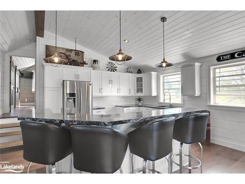 47 Blackburn Avenue, Nottawa, ON - Indoor Photo Showing Kitchen With Stainless Steel Kitchen With Upgraded Kitchen