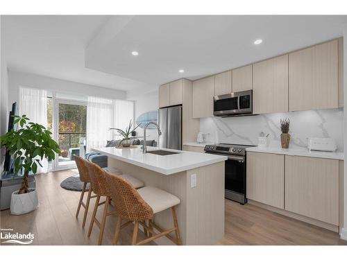 349-415 Sea Ray Avenue, Innisfil, ON - Indoor Photo Showing Kitchen With Stainless Steel Kitchen With Upgraded Kitchen