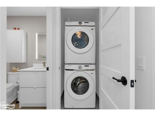 349-415 Sea Ray Avenue, Innisfil, ON - Indoor Photo Showing Laundry Room