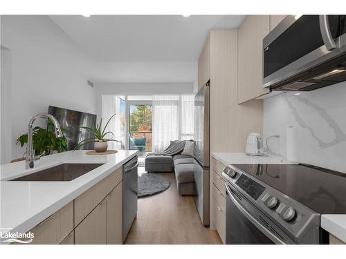 349-415 Sea Ray Avenue, Innisfil, ON - Indoor Photo Showing Kitchen