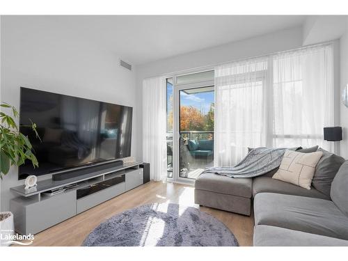 349-415 Sea Ray Avenue, Innisfil, ON - Indoor Photo Showing Living Room