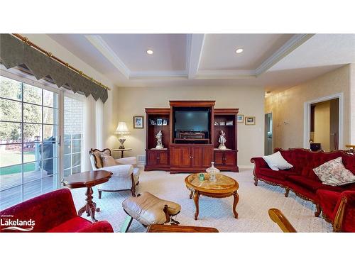 26 Fairway Crescent, Wasaga Beach, ON - Indoor Photo Showing Living Room