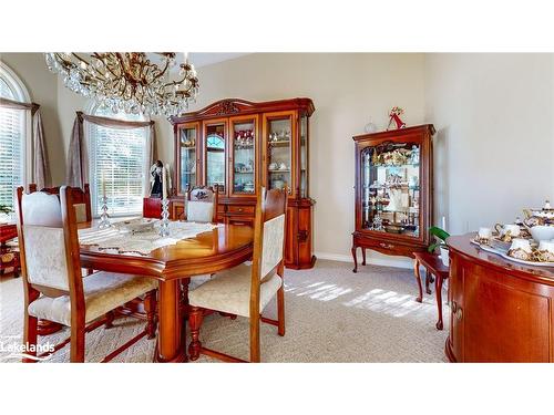 26 Fairway Crescent, Wasaga Beach, ON - Indoor Photo Showing Dining Room