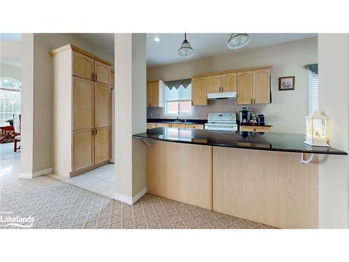 26 Fairway Crescent, Wasaga Beach, ON - Indoor Photo Showing Kitchen