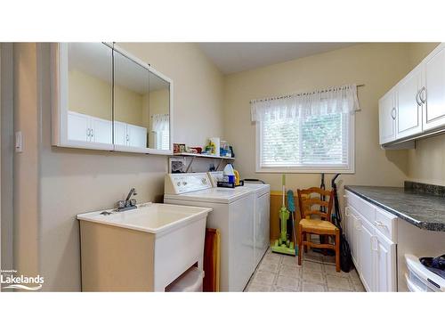 26 Fairway Crescent, Wasaga Beach, ON - Indoor Photo Showing Laundry Room