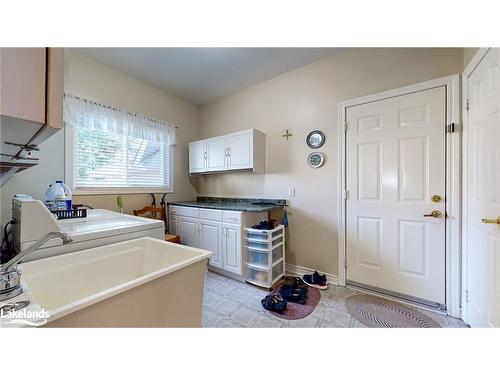 26 Fairway Crescent, Wasaga Beach, ON - Indoor Photo Showing Laundry Room