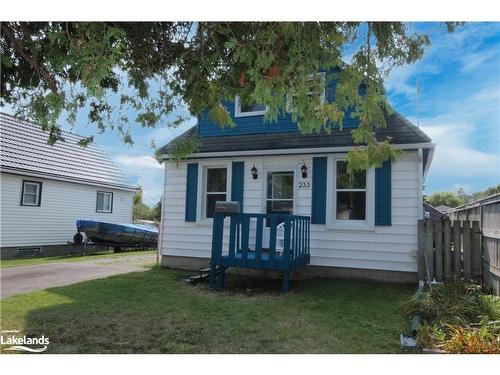 233 Oxford Street, Orillia, ON - Outdoor