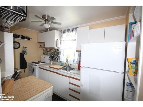 233 Oxford Street, Orillia, ON - Indoor Photo Showing Kitchen