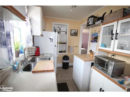 233 Oxford Street, Orillia, ON - Indoor Photo Showing Kitchen With Double Sink