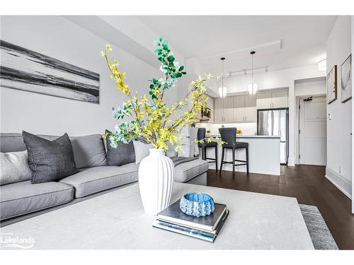 509-1 Hume Street, Collingwood, ON - Indoor Photo Showing Living Room